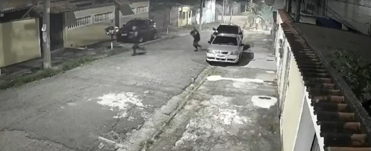 Policiais Do Bope Trocam Tiros Policiais Do Batalh O Estad O Mt