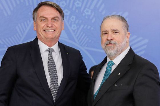 Bolsonaro e Aras 