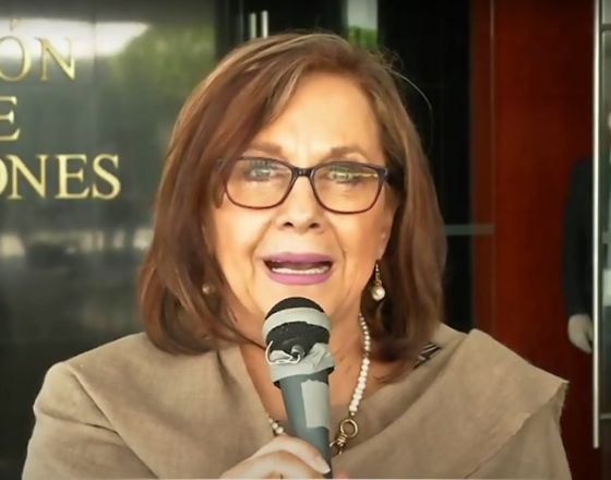 senadora nua