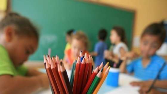 Criança escola