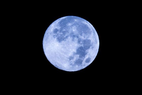lua azul