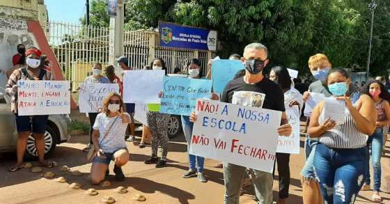 protesto escola