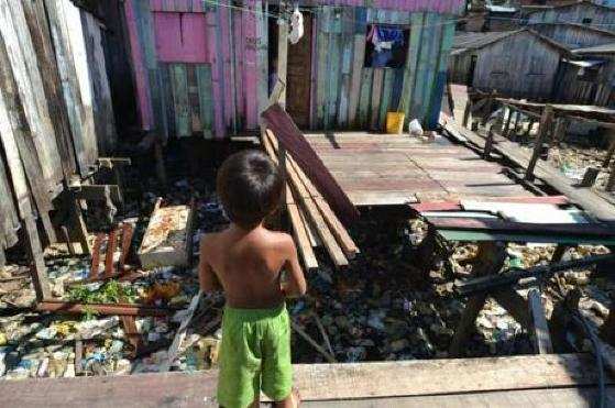 Miséria pobreza fome saneamento desigualdade