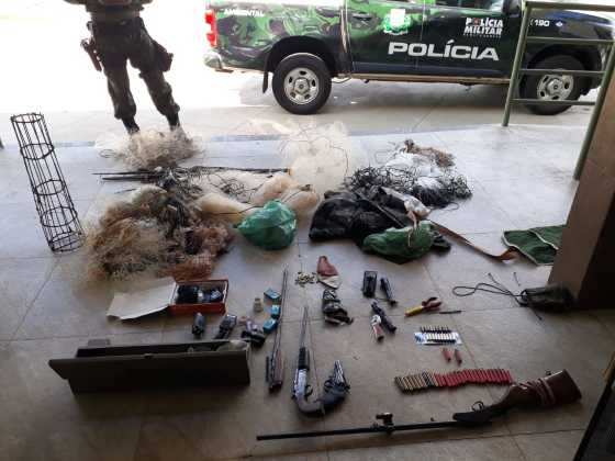 Apreensão de carne de animais silvestres e armas