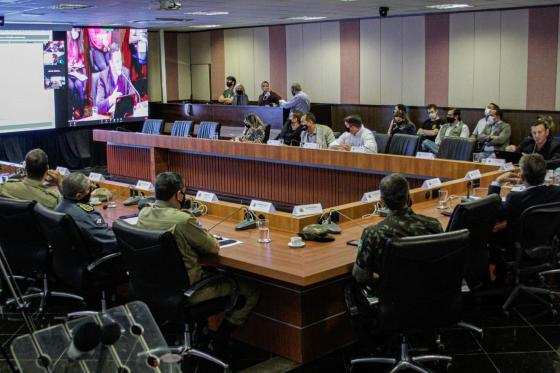 Órgãos de MT e Federal em reunião 