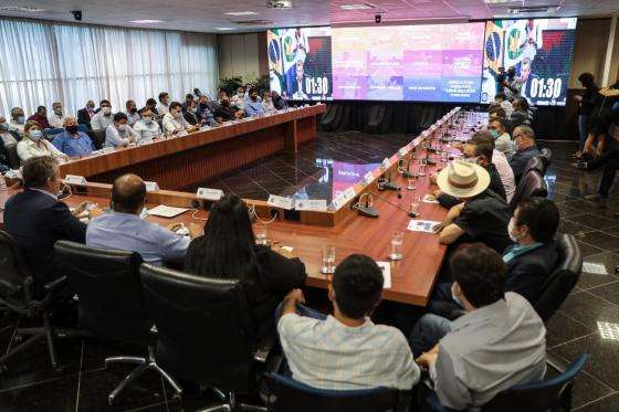 Reunião de prefeitos com governador