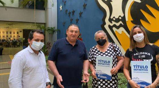 Entrega de títulos para moradores de Itiquira e São Félix do Araguaia