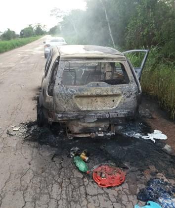Carro queimado