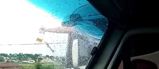 caminhoneiro em direção perigosa
