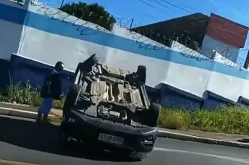 Carro Capota Em Rotatória Na Miguel Sutil | Estadão MT