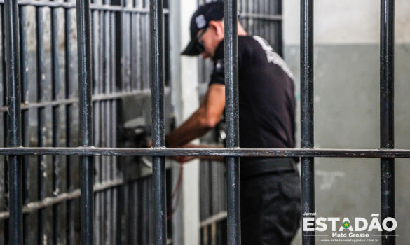 Homem enche a cara, deixa panela pegar fogo e espanca o próprio filho de sete anos