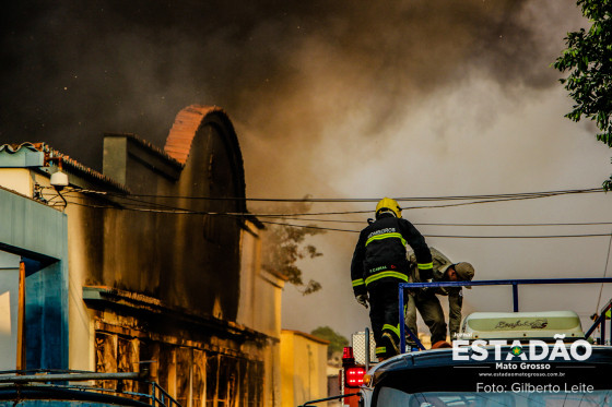 INCENDIO FOGO  CORPO DE BOMBEIRO (7).jpg