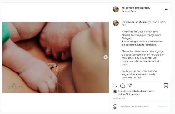 Bebe segurando DIU