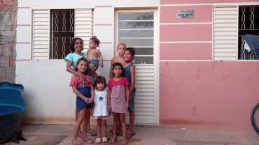 Dona Laura e família