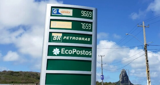 Posto em noronha/2