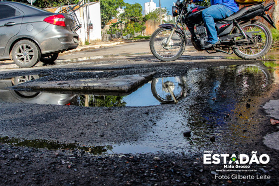 BURACOS VAZAMENTO AGUAS CUIABA (14).jpg