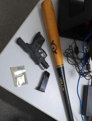 taco de beisebol e arma