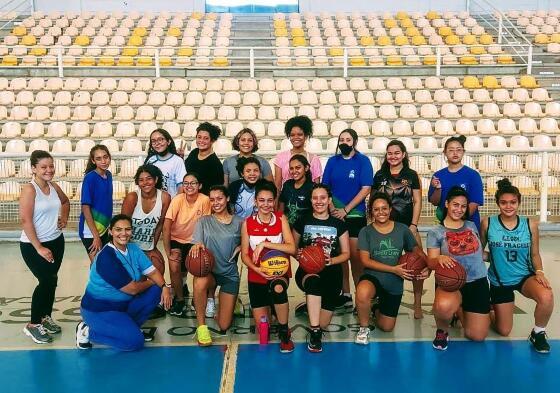 TIME DE BASQUETE ARENA PANTANAL