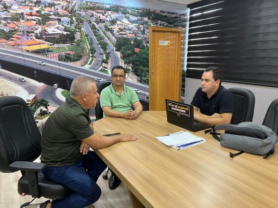 A CPI é presidida por Diego Guimarães e tem os vereadores Marcrean Santos e Chico 2000 como relator e membro, respectivamente