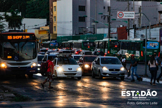 MOVIMENTO COMERCIO ONIBUS VEICULOS TRANSITO (8).jpg