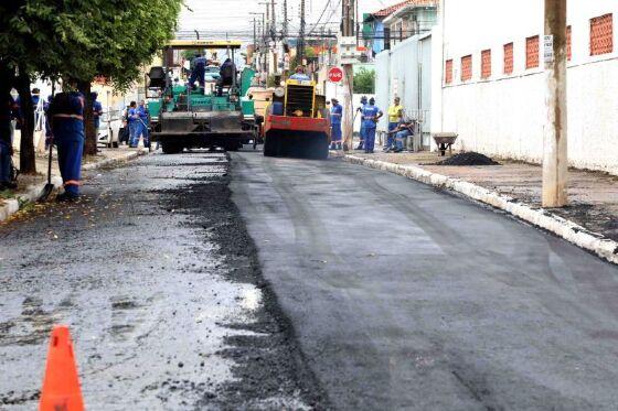 recapeamento asfalto obras na via tapa buraco