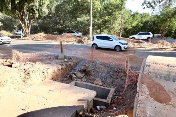 Obra na Rodovia Palmiro Paes de Barros