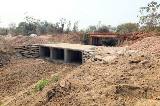 nova ponte de concreto sobre o Rio Aricazinho