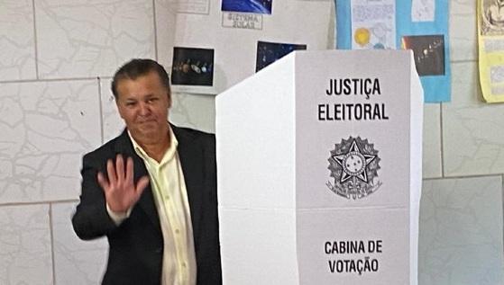 Moises Franz vota