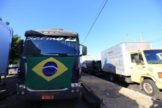 carreta caminhao bandeira brasil