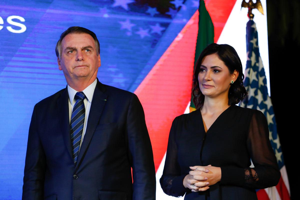 Michelle Deixa De Seguir Bolsonaro E Seus Filhos No Instagram Estad O Mt