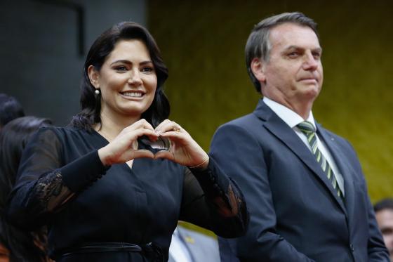 bolsonaro e michelle faz coraçãozinho