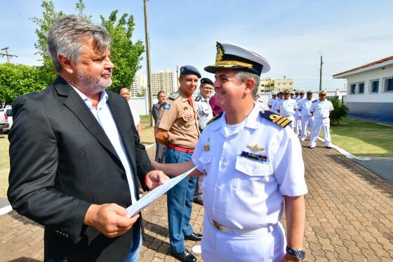 stopa recebe homenagem
