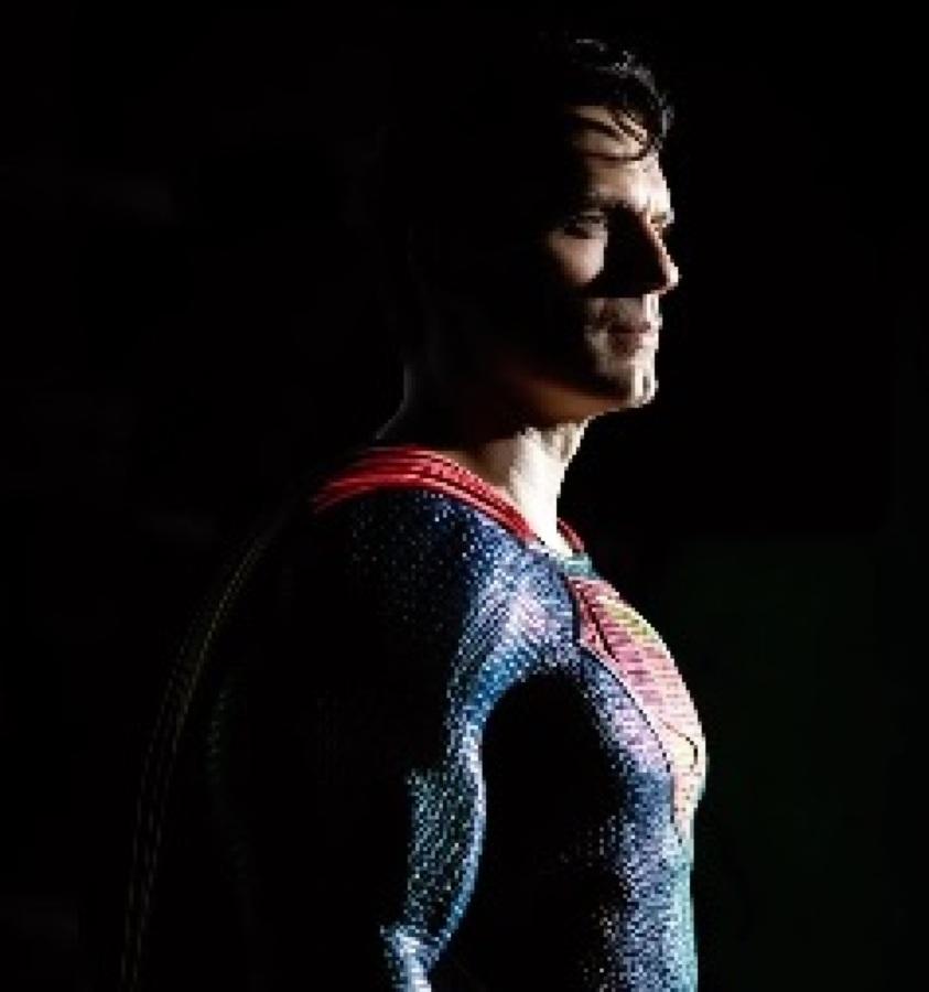 Henry Cavill pode retornar como Superman em diversos filmes