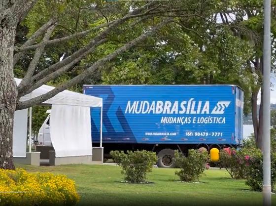 Caminhão de mudança no Palácio da Alvorada