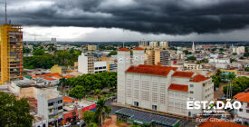 Inmet emite alerta para tempestades e ventanias em Cuiabá nesta quarta