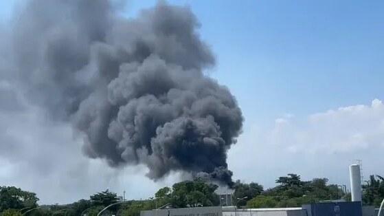 Incêndio no galpão do Galeão