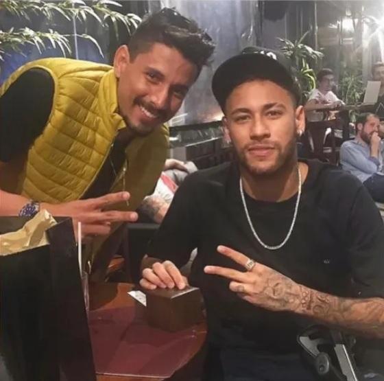 empresário e neymar