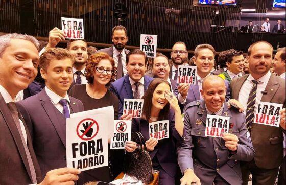 deputados pedem fora lula