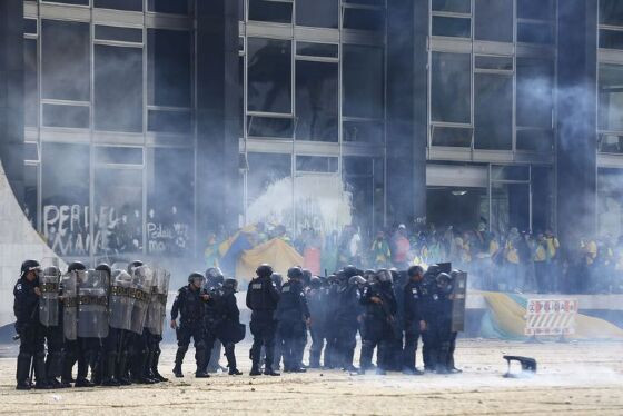 Manifestação bolsonarista, Oito de janeiro, 8 de janeiro, ato terrorista, ato antidemocrático em Brasília 