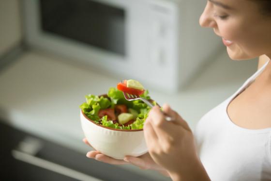 salada comida verdura saudável alimentação 