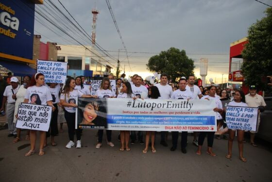 protesto morte emily botelho