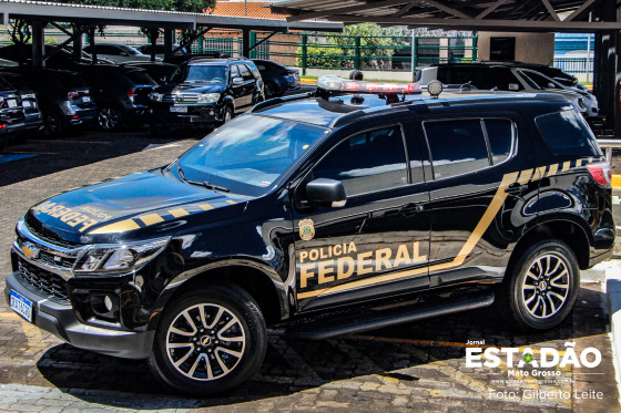 POLICIA FEDERAL VIATURA (1).jpg