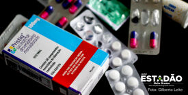 Alunos de Farmácia promovem campanha de descarte consciente de medicamentos
