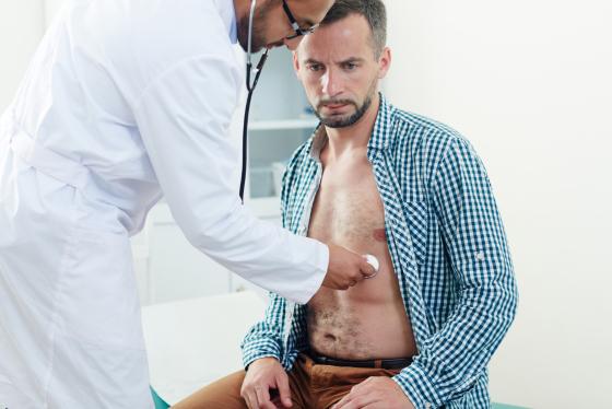 saude vasculhar exame médico saude homem consulta 