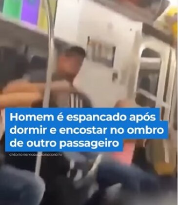 Homem é espancado em metrô
