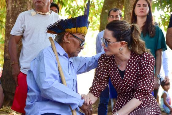 virginia mendes e indigenas