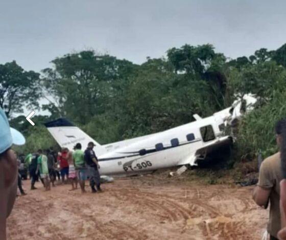 Avião cai no Amazonas