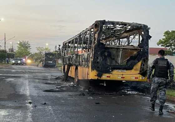 ônibus queimados