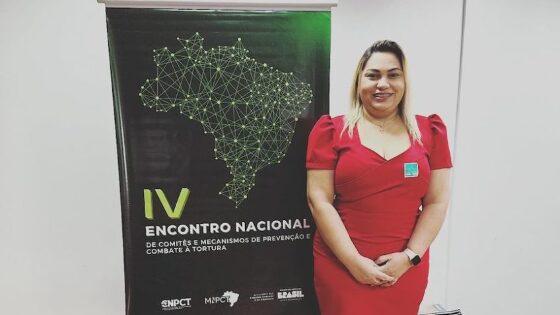 Luciane Barbosa, mulher de líder do Comando Vermelho no Amazonas, participou de evento de prevenção e combate à tortura