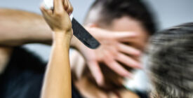 PM prende mulher suspeita de esfaquear marido após discussão